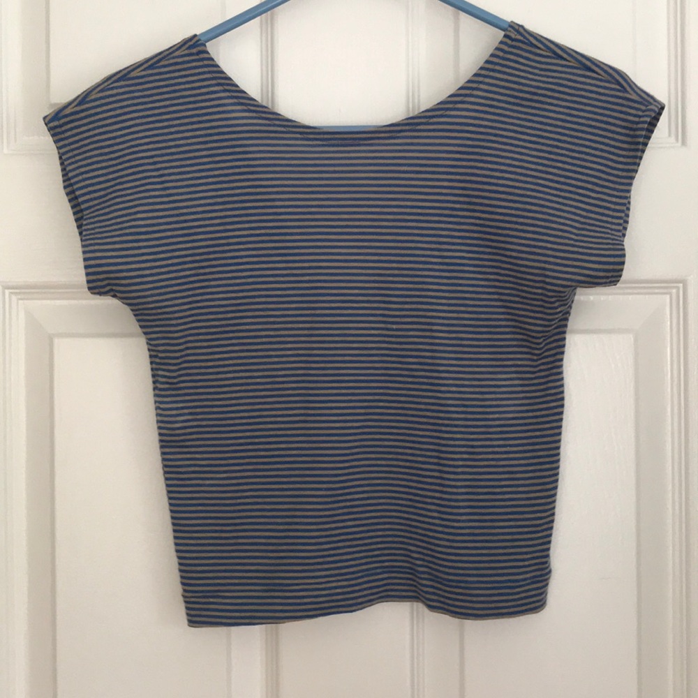 V back crop top